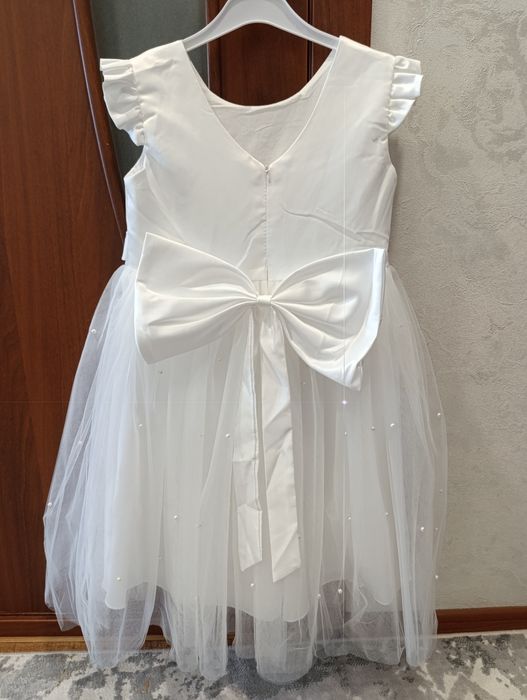 Продам новое платье.