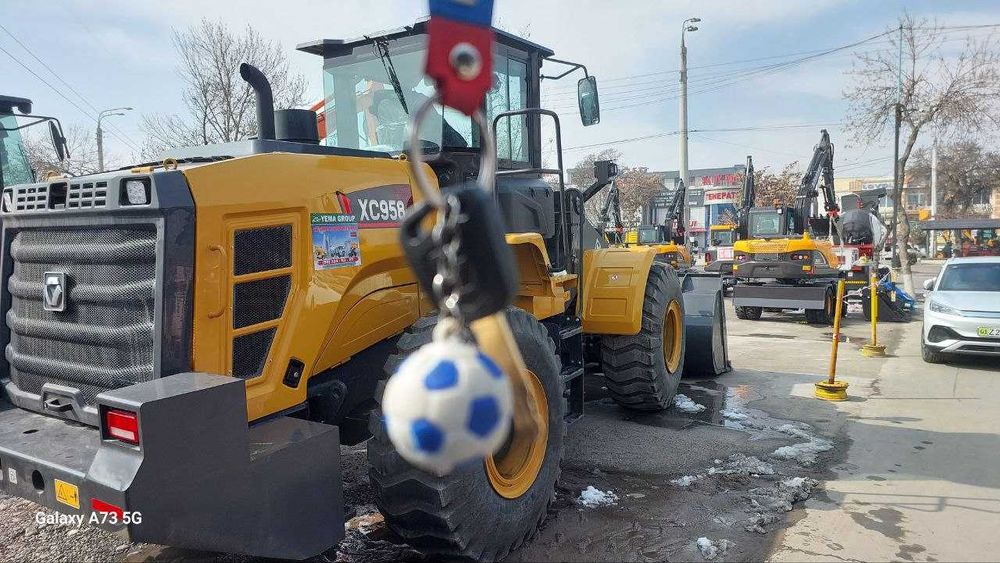 Погрузчик XCMG XC958 3,5 куба джойстик