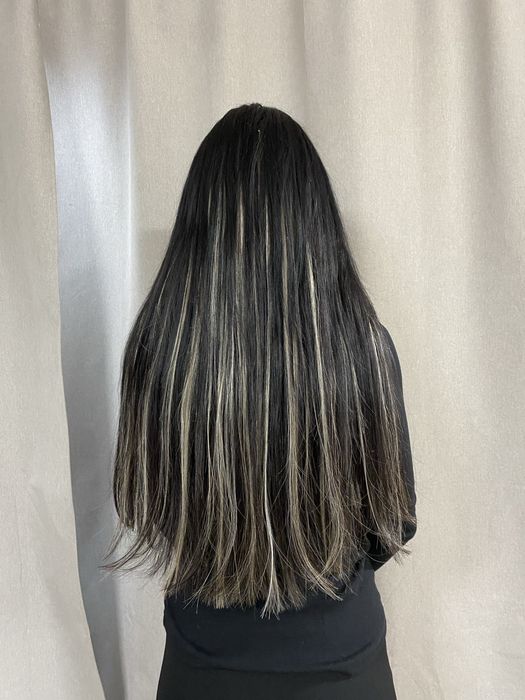 Естествена коса и четка за екстеншъни