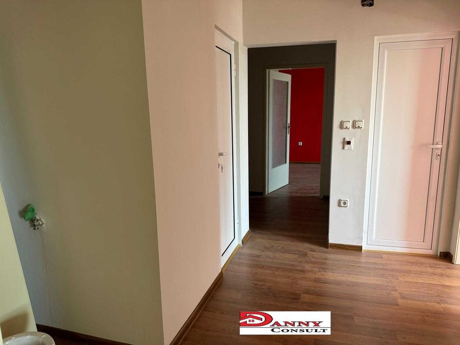 Тристаен ремонтиран апартамент в гр. Павликени