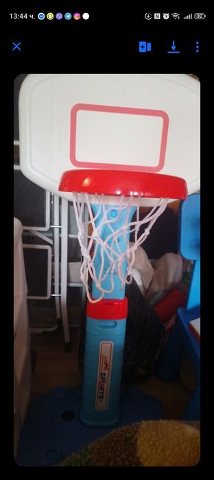 Продавам нов баскетболен кош, подходящ за игра кактп навън ,така и вътре