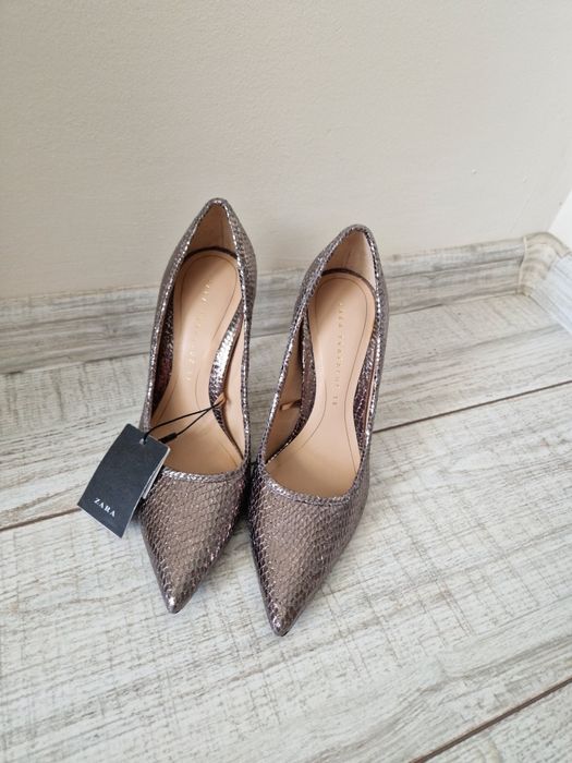 Нови обувки Zara