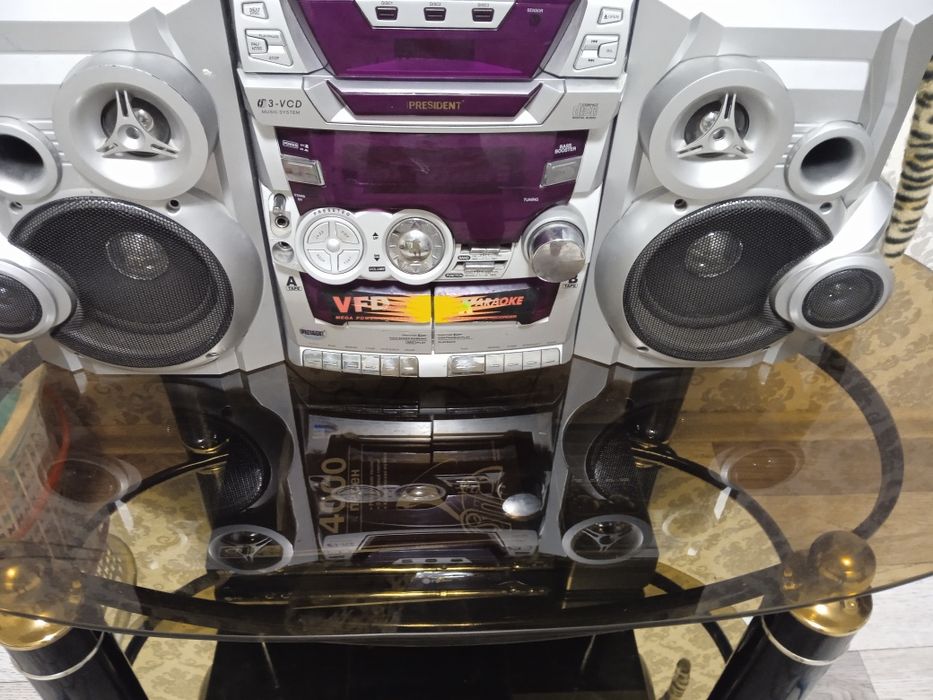 Продам диван и музцентр