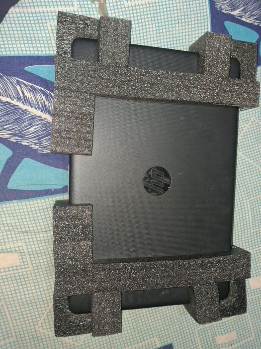 Notbook HP zapchastga sotladi