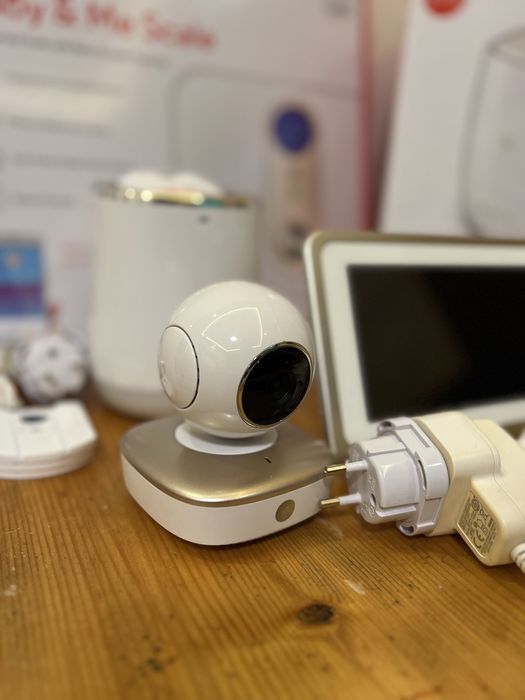 Комплект Motorola Smart Nursery 7 (бебефон, овлажнител, лампа, кантар)