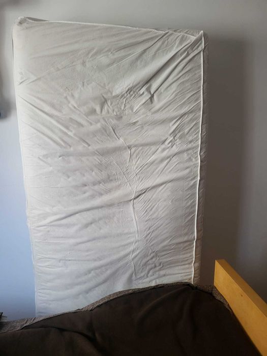 Saltea  pat  200 x 90 x 20 cm