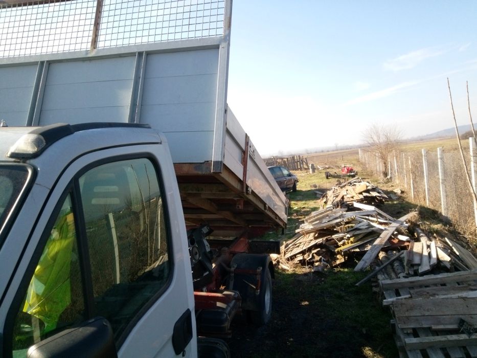 Bena Iveco basculabila trilateral