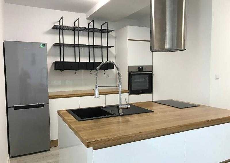 Отличен тристаен апартамент в центъра!