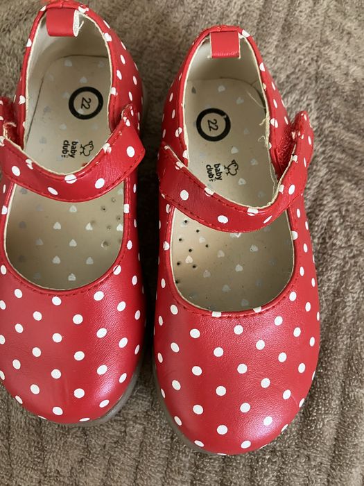 Сандали, туфли на девочку р.. 22, 23, 26