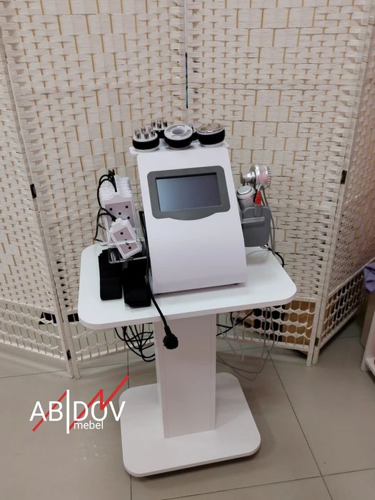 Этажерка ,  подставка , тумбочка на роликах для салона и косметолога.