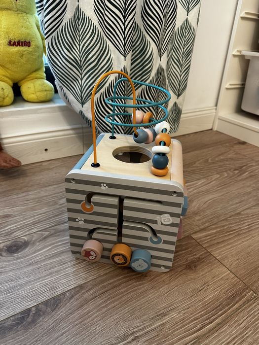 Cub Montessori - Centru activitati 5 in 1