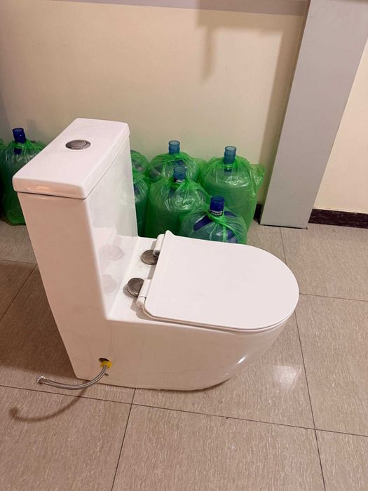 Унитаз б/у литой