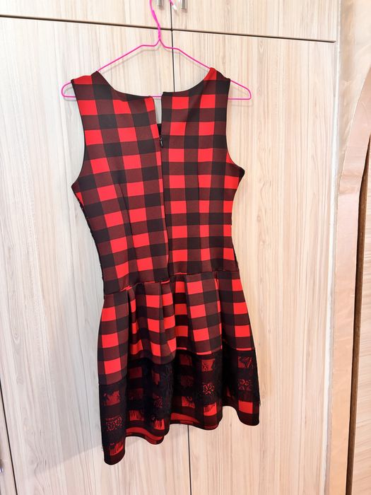 Дамска каре рокля