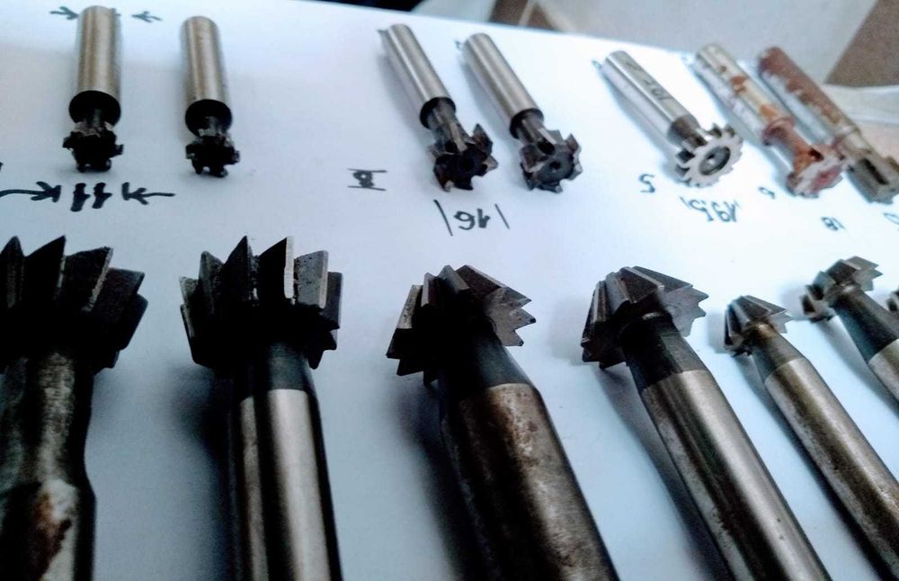 Freze profil T si inclinate