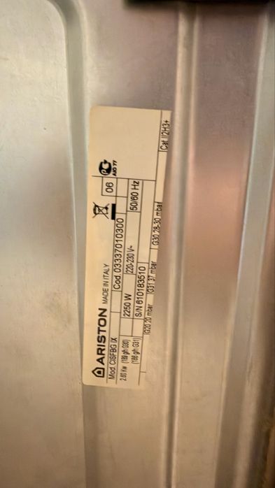 Духовой шкаф Hotpoint Ariston