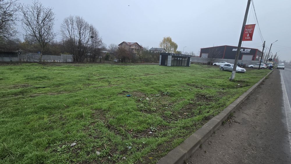 Teren de vânzare în Rate intravilan