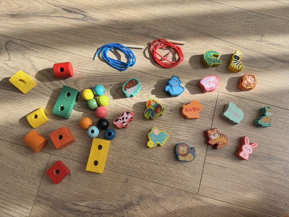 Детски книжки и плетени играчки