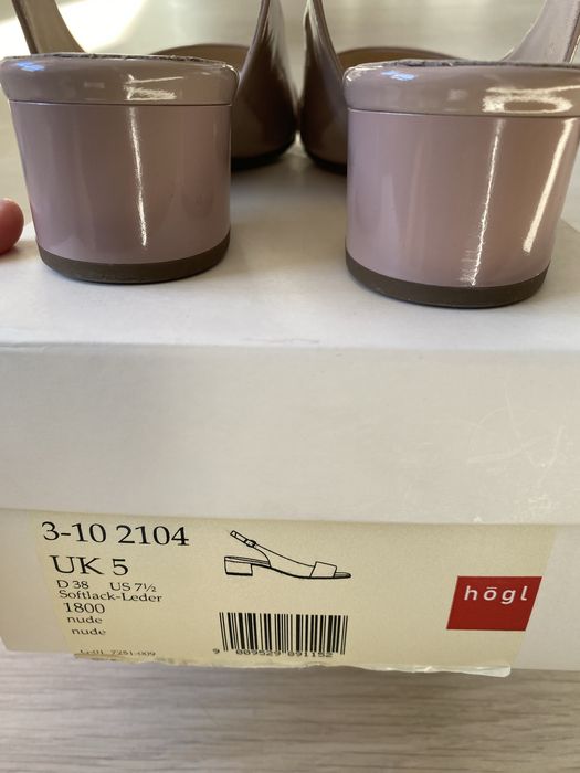 Чисто нови обувки Camper, боти Clarks, сандали Hogl