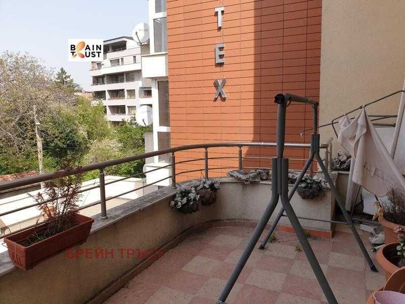 Продаваме двустаен апартамент   във Витоша