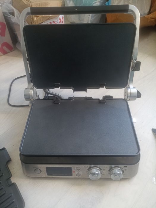 Мультигриль DeLonghi CGH1030D