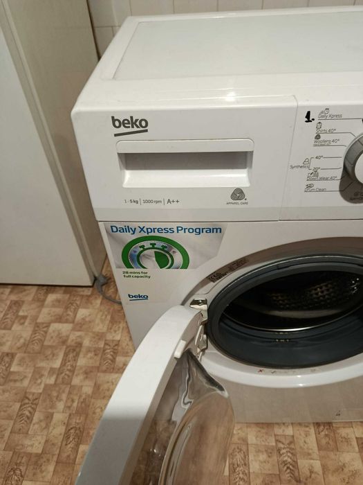 Продавам пералня запазена Beco 5кл A++