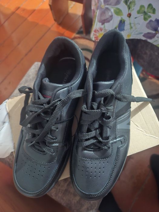 Продам женскую обувь