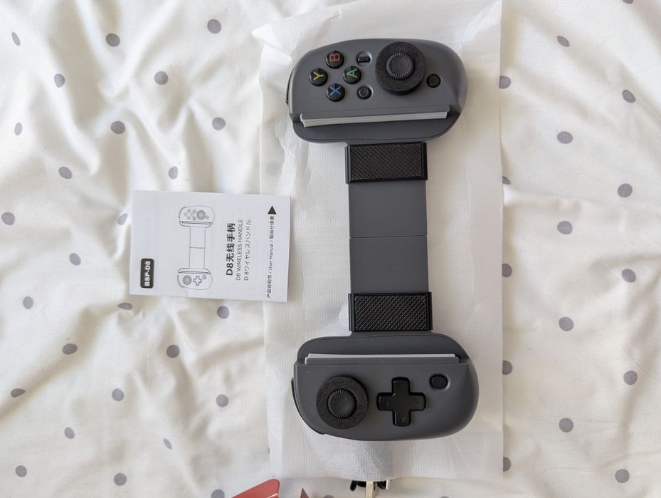 Bluetooth Gamepad for iOS and Android