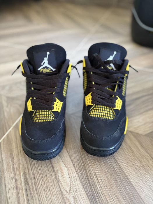 Adidasi Air Jordan 4