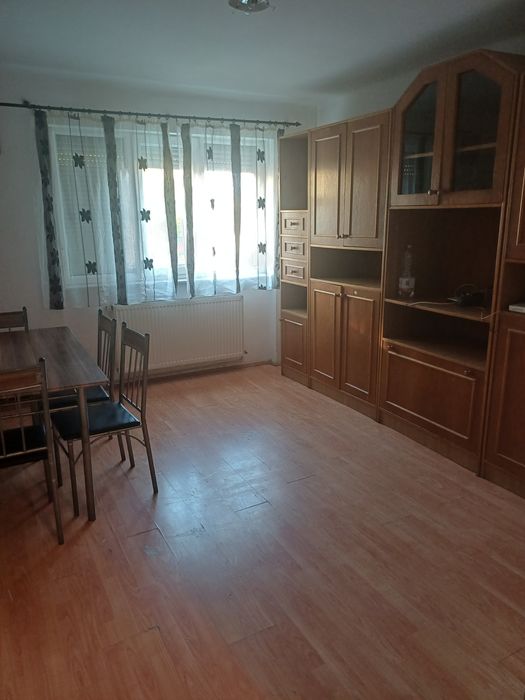 Apartament de închiriat