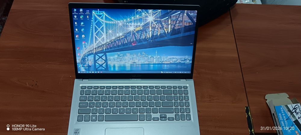 Noutbook Asus cori 3