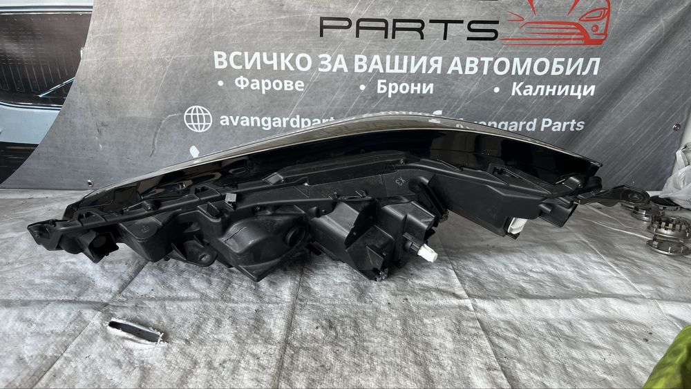 Ляв и десен фар Lexus NX