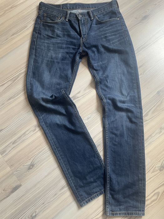 Blugi Levi s barbati