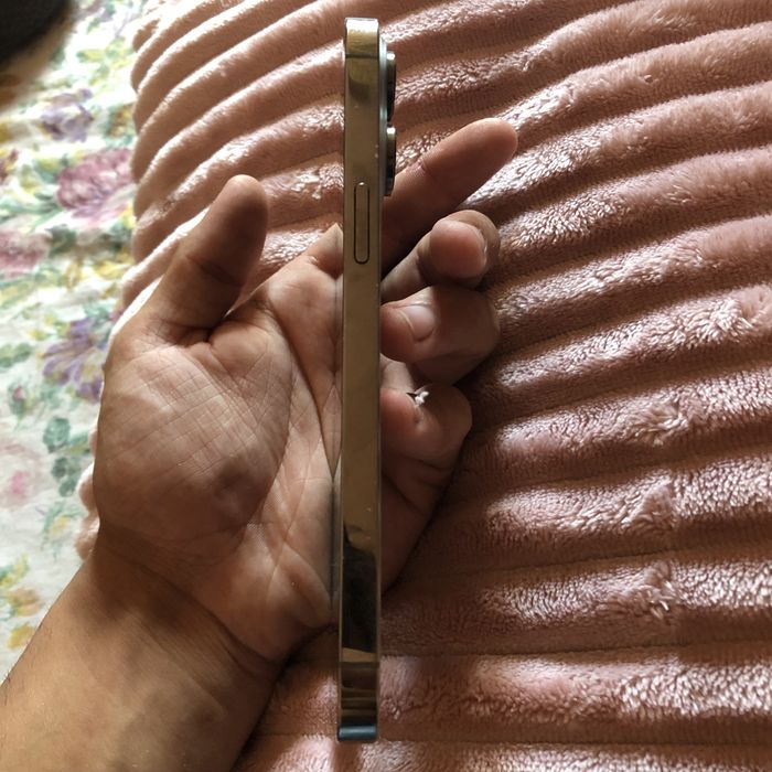 Iphone 14 pro max gold