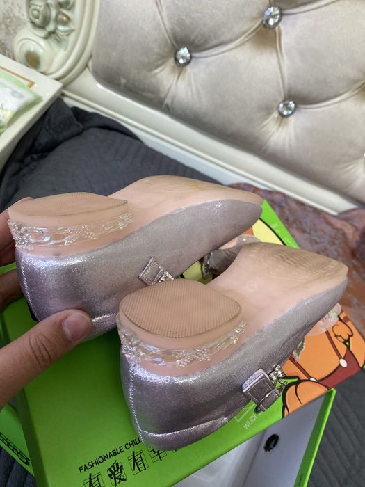 Продам туфли для девочки