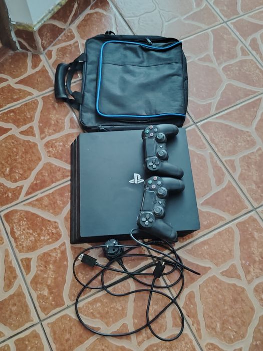 Vând PS 4 pro stare impecabilă