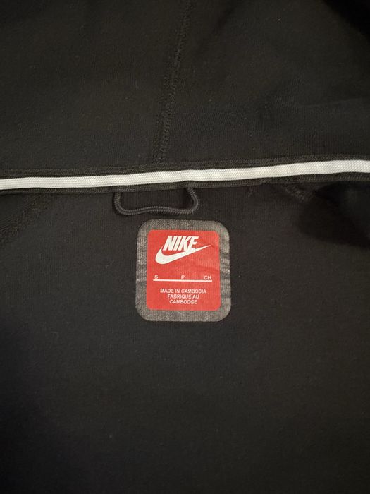 Оригинален Nike Tech Fleece – черен, носен броени пъти