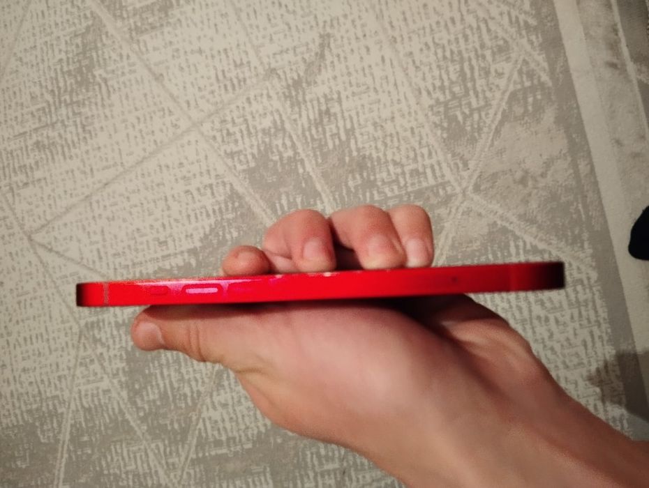 Айфон 13 сатылады