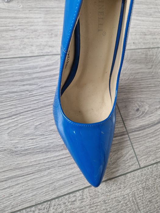 Pantofi cu toc dama noi