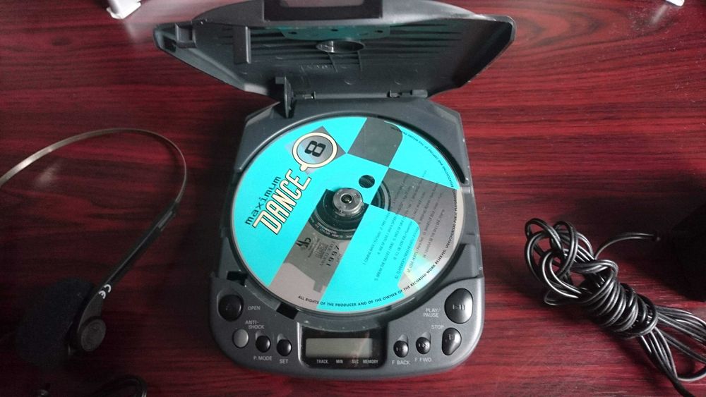Sanyo ,old school vintage cd player