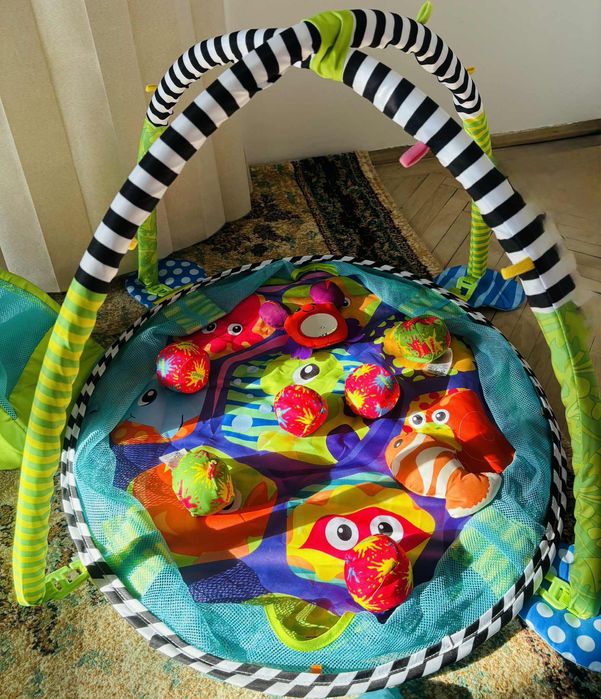 Vând salteluță de activități pentru bebeluși.