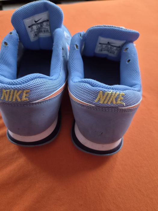 Adidasi nike marimea 38 culoarea albastru deschis si portocaliu