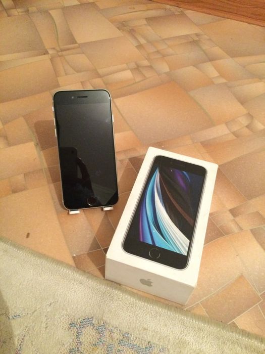 iPhone se2020/128gb