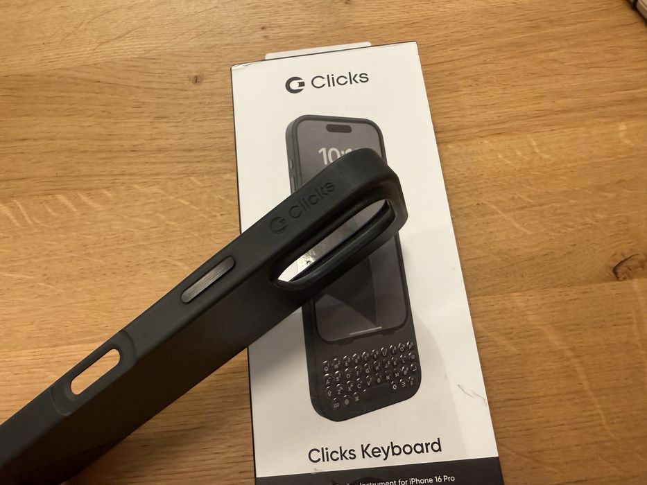 Clicks case keyboard iPhone 16 pro
