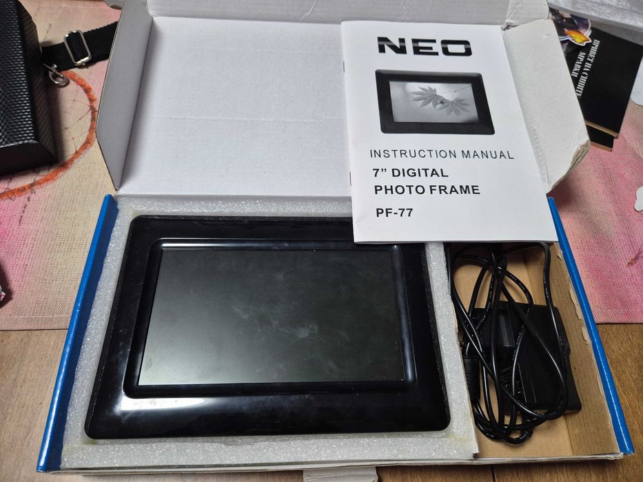 Дигитална фото рамка neo