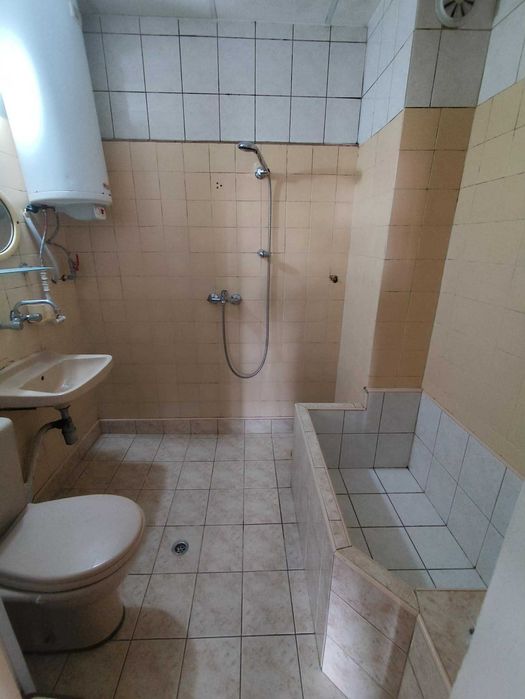 Двустаен апартамент в Русе, кв. Дружба 3 - 64 кв.м. - снимка 8