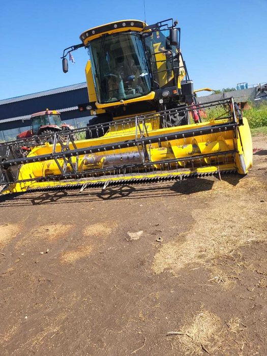 Combina NEW HOLLAND TC 5.80 T4B -Heder paioase-Heder porumb-2018