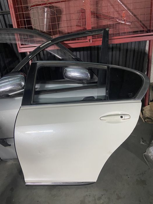 Двери на лексу GS350 190