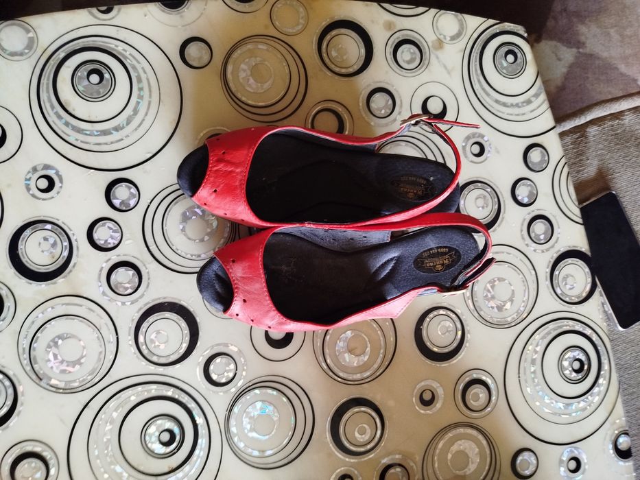 Маркови дамски обувки!