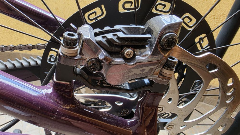 Bicicleta MTB full suspension Focus Jam 6.9 29 Silver Darkviolet. Echipare Top Shimano XT si FOX.
