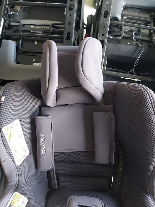 Vand husa scaun masina nuna în stare buna , livrare personala în Cluj